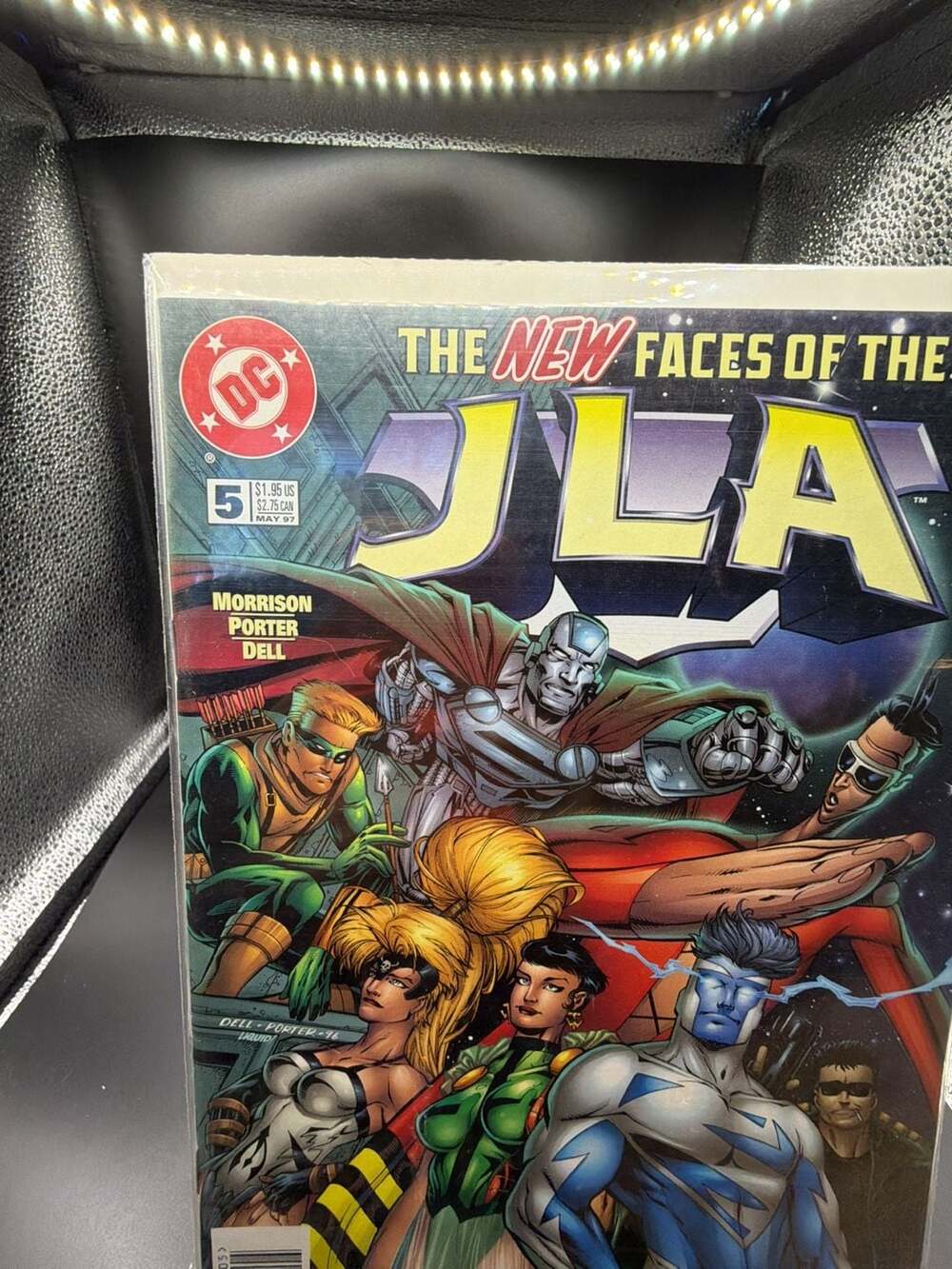 JLA #5 DC Comics May 1997 - The New Faces of the JLA